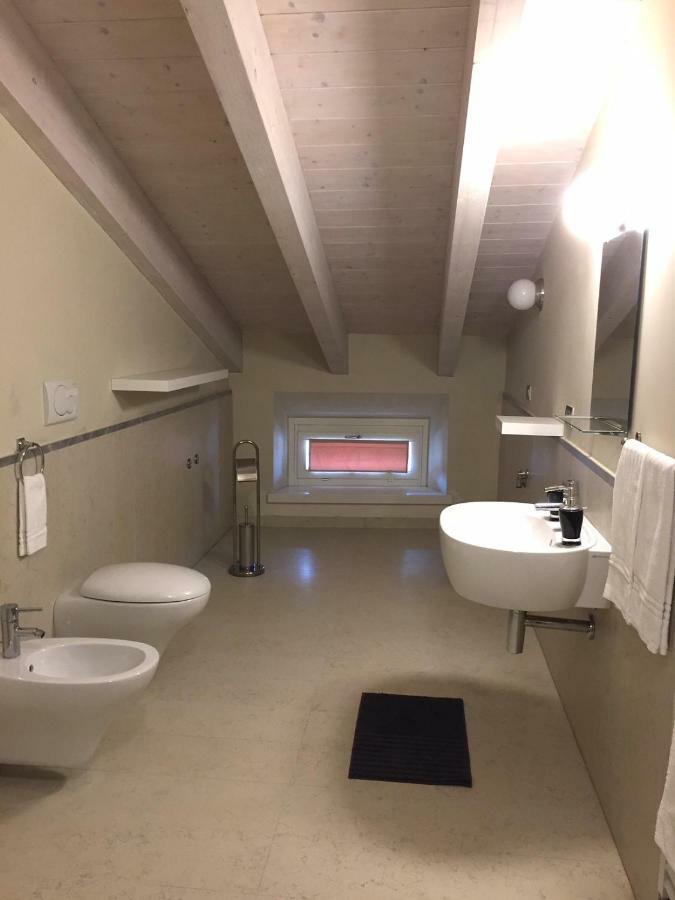 Residenza Virgiliana Suite Con Terrazza-Centro Storico มานโตวา ภายนอก รูปภาพ