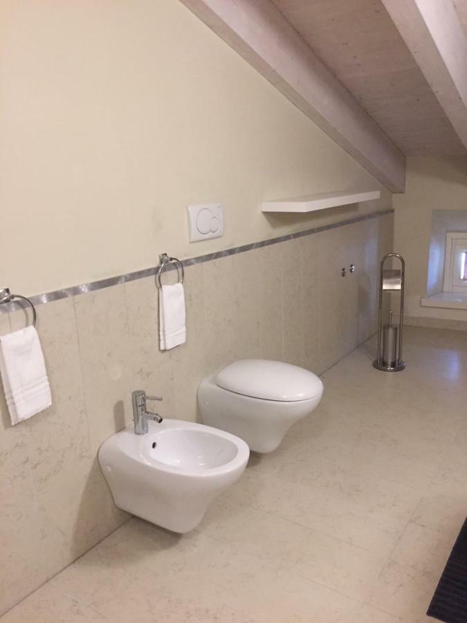 Residenza Virgiliana Suite Con Terrazza-Centro Storico มานโตวา ภายนอก รูปภาพ